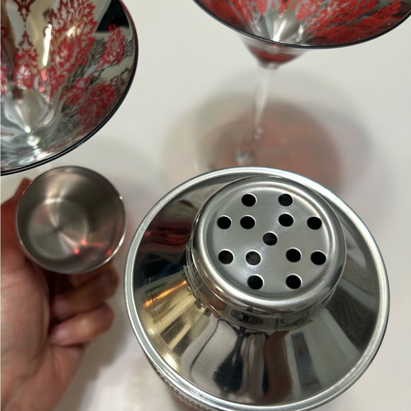 NWT BEAUTIFUL 4 PIECE BARWAR SET icebucket/shaker/2brocade martini glasses - Picture 3 of 12